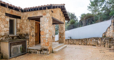 Luxury three Bedroom Villa with Swimming Pool for Sale in Neo Chorio