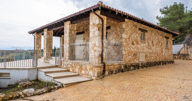 Luxury three Bedroom Villa with Swimming Pool for Sale in Neo Chorio