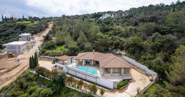 Luxury three Bedroom Villa with Swimming Pool for Sale in Neo Chorio