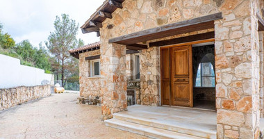 Luxury three Bedroom Villa with Swimming Pool for Sale in Neo Chorio