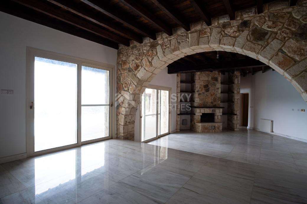 Luxury three Bedroom Villa with Swimming Pool for Sale in Neo Chorio