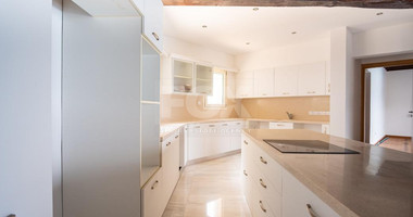 Luxury three Bedroom Villa with Swimming Pool for Sale in Neo Chorio