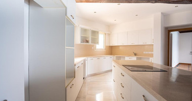 Luxury three Bedroom Villa with Swimming Pool for Sale in Neo Chorio