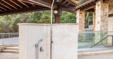 Luxury three Bedroom Villa with Swimming Pool for Sale in Neo Chorio