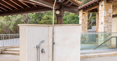 Luxury three Bedroom Villa with Swimming Pool for Sale in Neo Chorio