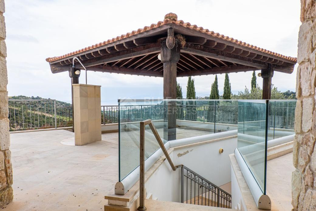 Luxury three Bedroom Villa with Swimming Pool for Sale in Neo Chorio