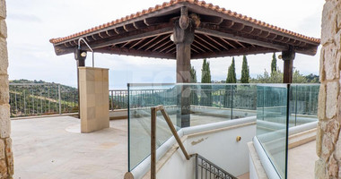 Luxury three Bedroom Villa with Swimming Pool for Sale in Neo Chorio