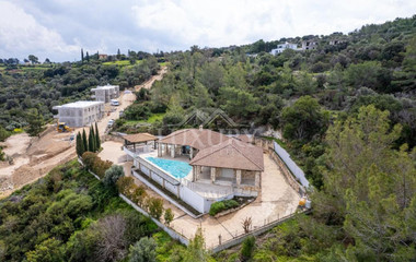 Luxury three Bedroom Villa with Swimming Pool for Sale in Neo Chorio