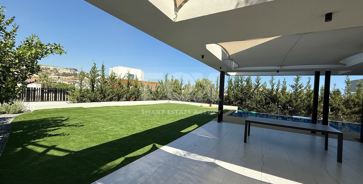 Five Bed House with swimming pool and landscaped garden for Rent In Agios Tychon Limassol