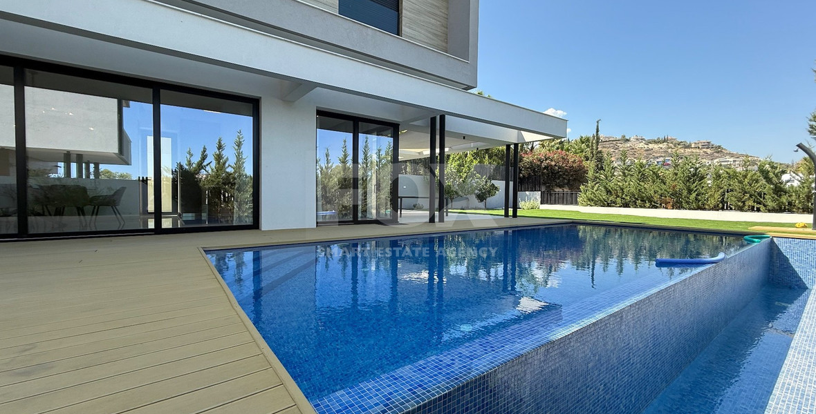 Five Bed House with swimming pool and landscaped garden for Rent In Agios Tychon Limassol