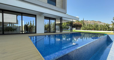 Five Bed House with swimming pool and landscaped garden for Rent In Agios Tychon Limassol