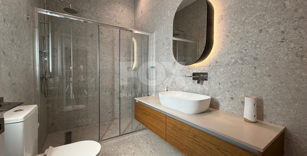 Five Bed House with swimming pool and landscaped garden for Rent In Agios Tychon Limassol