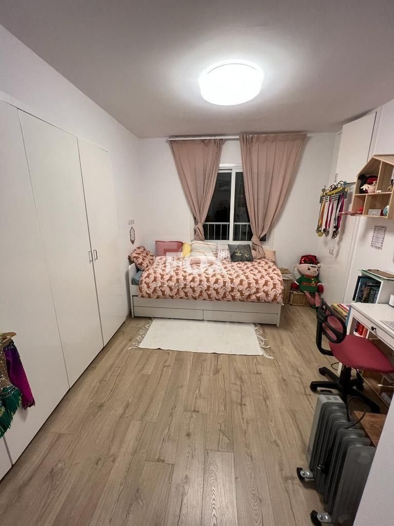 Modern Unfurnished Top Floor Apartment in Neapoli