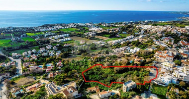 Shared residential field in Chloraka, Paphos