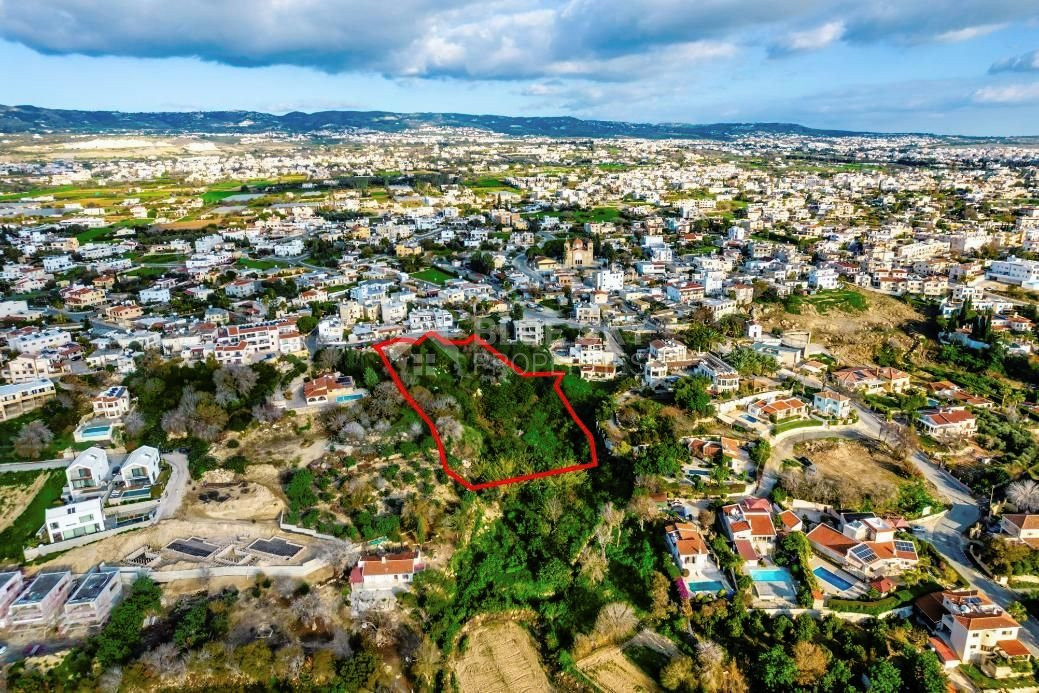 Shared residential field in Chloraka, Paphos