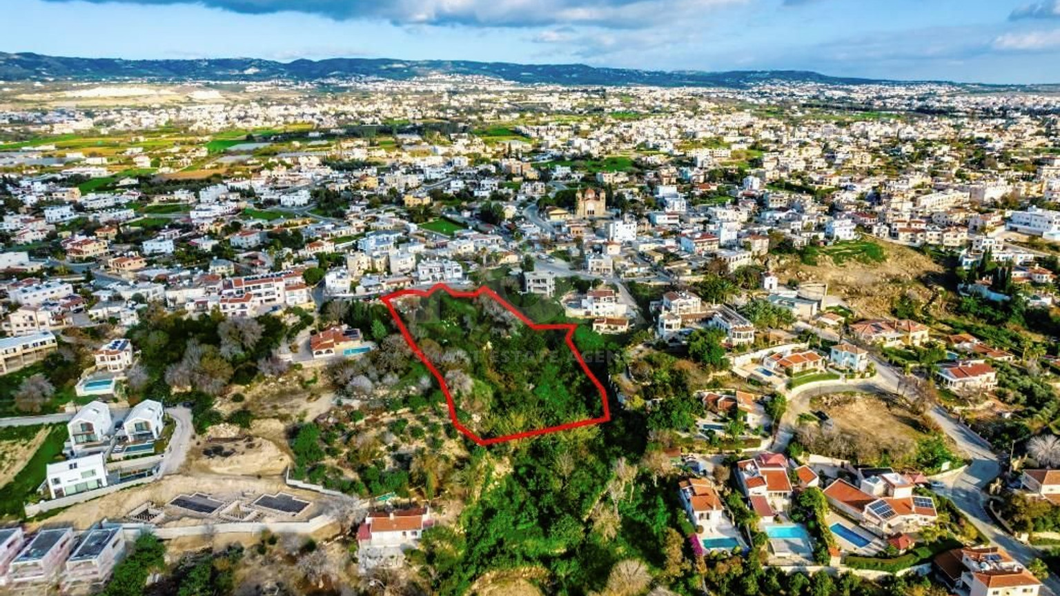Shared residential field in Chloraka, Paphos