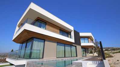 Luxurious Furnished Five Bedroom Home with Pool Konia