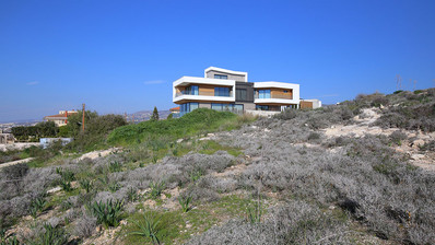 Luxurious Furnished Five Bedroom Home with Pool Konia