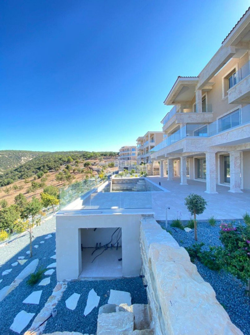 Luxury six Bedroom Detached House for Sale in Peyia – Private Pool & Sea Access