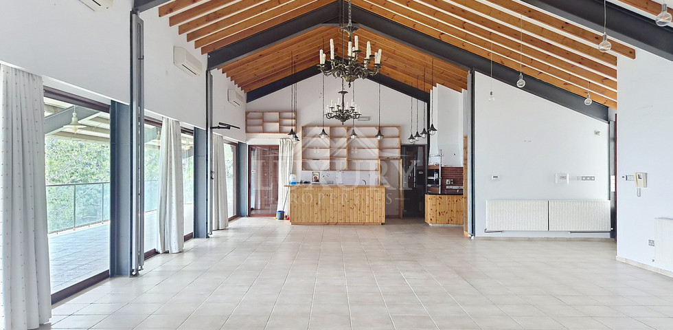 BARGAIN - PRICE REDUCTION : 6 Bed House For Sale In Moniatis Limassol Cyprus
