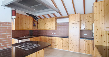 BARGAIN - PRICE REDUCTION : 6 Bed House For Sale In Moniatis Limassol Cyprus