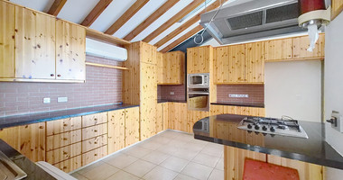 BARGAIN - PRICE REDUCTION : 6 Bed House For Sale In Moniatis Limassol Cyprus