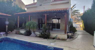 2 Bed House To Rent In Agios Tychon with swimming pool, Limassol Cyprus