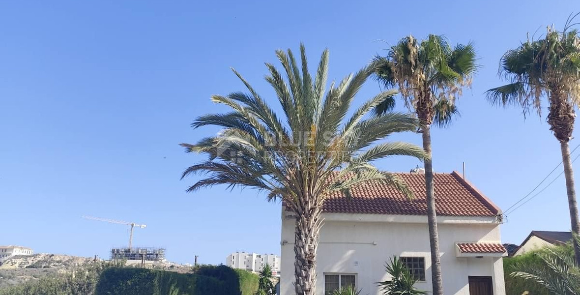 2 Bed House To Rent In Agios Tychon with swimming pool, Limassol Cyprus