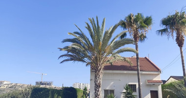 2 Bed House To Rent In Agios Tychon with swimming pool, Limassol Cyprus