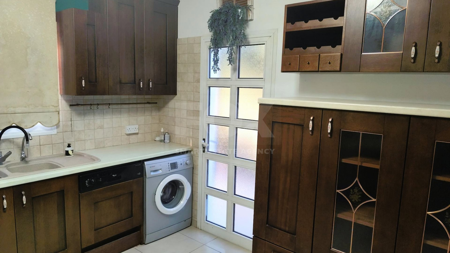 2 Bed House To Rent In Agios Tychon with swimming pool, Limassol Cyprus