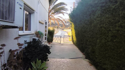 2 Bed House To Rent In Agios Tychon with swimming pool, Limassol Cyprus