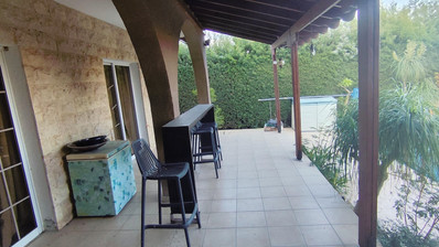 2 Bed House To Rent In Agios Tychon with swimming pool, Limassol Cyprus
