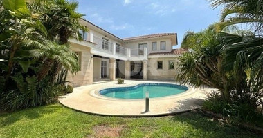 Sale beautiful private 4 bedroom villa with separate maids quarter, landscaped gardens and swimming pool.