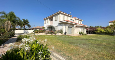 RESALE DETACHED 5 BEDROOM VILLA ON LARGE PLOT IN YPSONAS