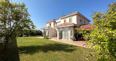 RESALE DETACHED 5 BEDROOM VILLA ON LARGE PLOT IN YPSONAS