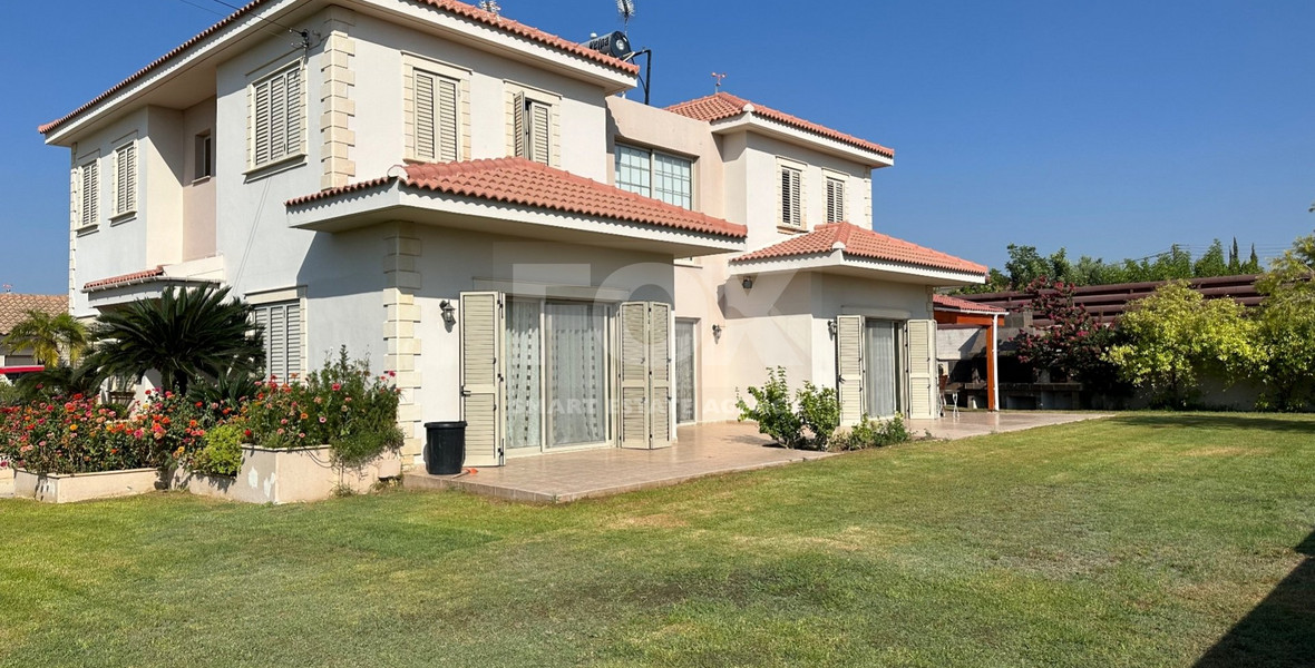 RESALE DETACHED 5 BEDROOM VILLA ON LARGE PLOT IN YPSONAS