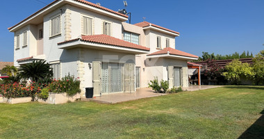 RESALE DETACHED 5 BEDROOM VILLA ON LARGE PLOT IN YPSONAS
