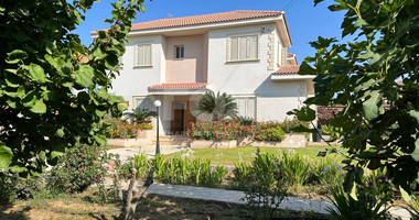 RESALE DETACHED 5 BEDROOM VILLA ON LARGE PLOT IN YPSONAS