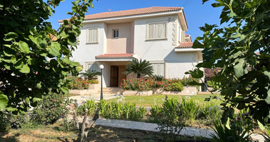 RESALE DETACHED 5 BEDROOM VILLA ON LARGE PLOT IN YPSONAS