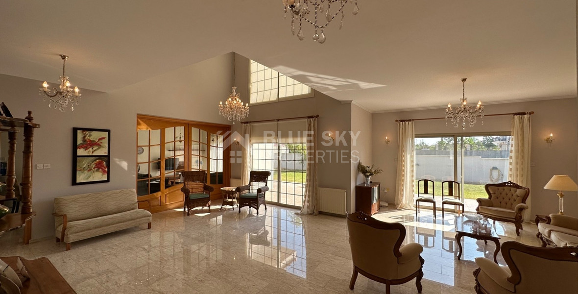 RESALE DETACHED 5 BEDROOM VILLA ON LARGE PLOT IN YPSONAS