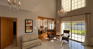 RESALE DETACHED 5 BEDROOM VILLA ON LARGE PLOT IN YPSONAS