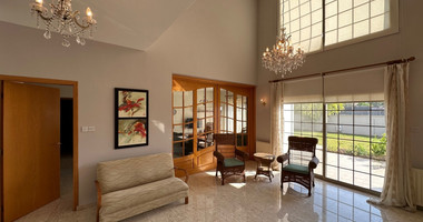 RESALE DETACHED 5 BEDROOM VILLA ON LARGE PLOT IN YPSONAS