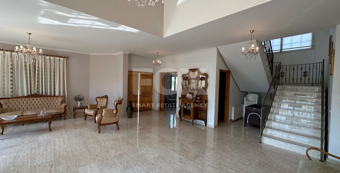 RESALE DETACHED 5 BEDROOM VILLA ON LARGE PLOT IN YPSONAS