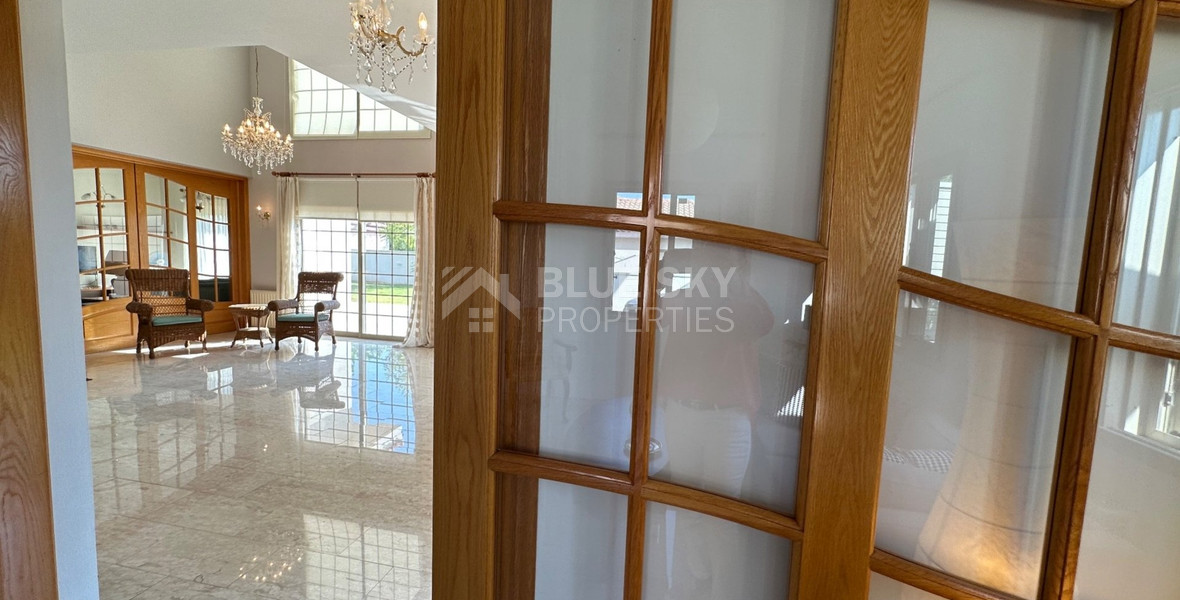 RESALE DETACHED 5 BEDROOM VILLA ON LARGE PLOT IN YPSONAS