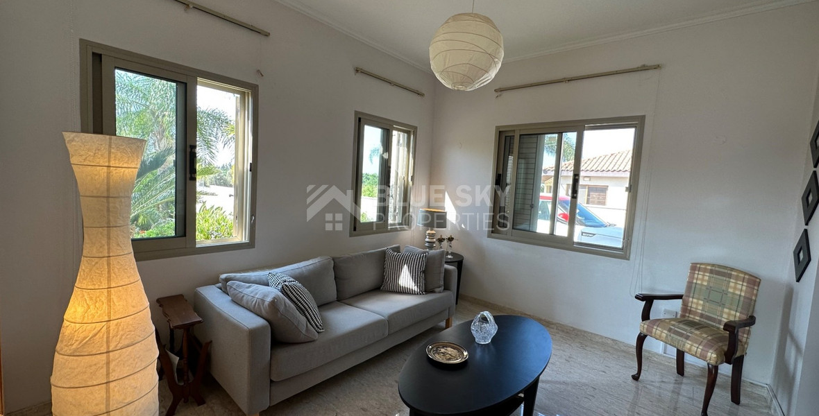 RESALE DETACHED 5 BEDROOM VILLA ON LARGE PLOT IN YPSONAS