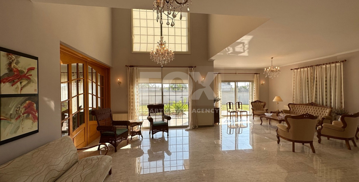 RESALE DETACHED 5 BEDROOM VILLA ON LARGE PLOT IN YPSONAS