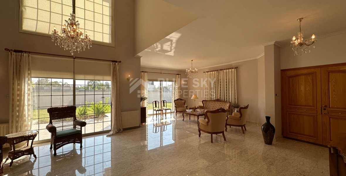 RESALE DETACHED 5 BEDROOM VILLA ON LARGE PLOT IN YPSONAS