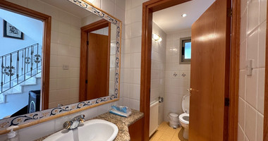 RESALE DETACHED 5 BEDROOM VILLA ON LARGE PLOT IN YPSONAS