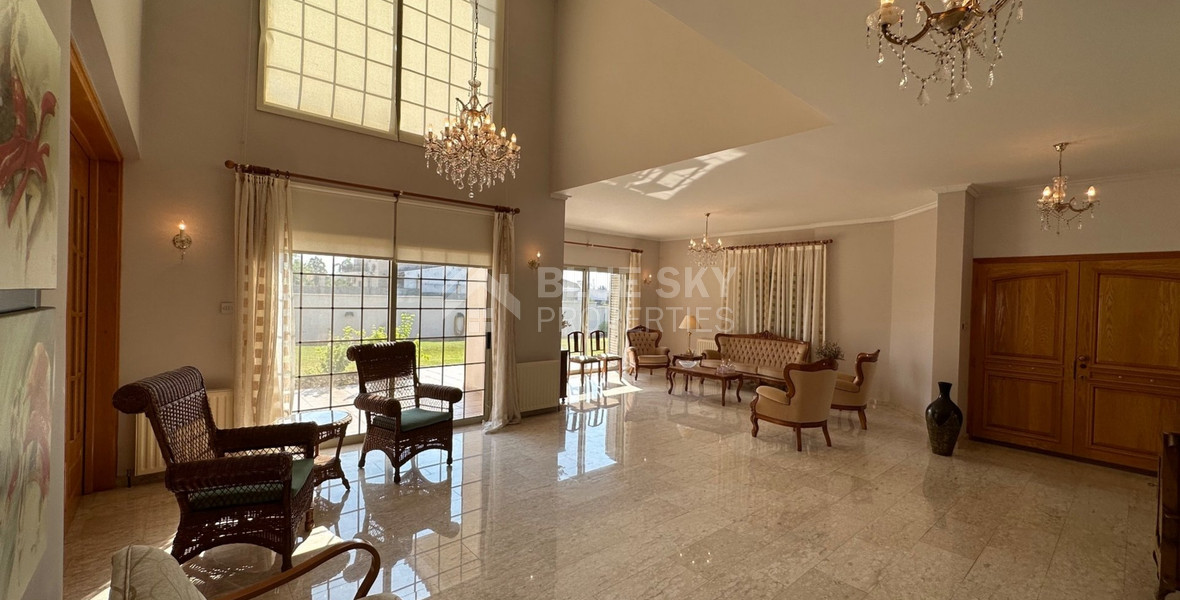 RESALE DETACHED 5 BEDROOM VILLA ON LARGE PLOT IN YPSONAS