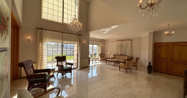 RESALE DETACHED 5 BEDROOM VILLA ON LARGE PLOT IN YPSONAS